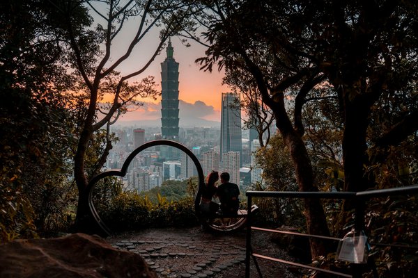 Comment le tourisme responsable est-il promu par les agences de voyage ?